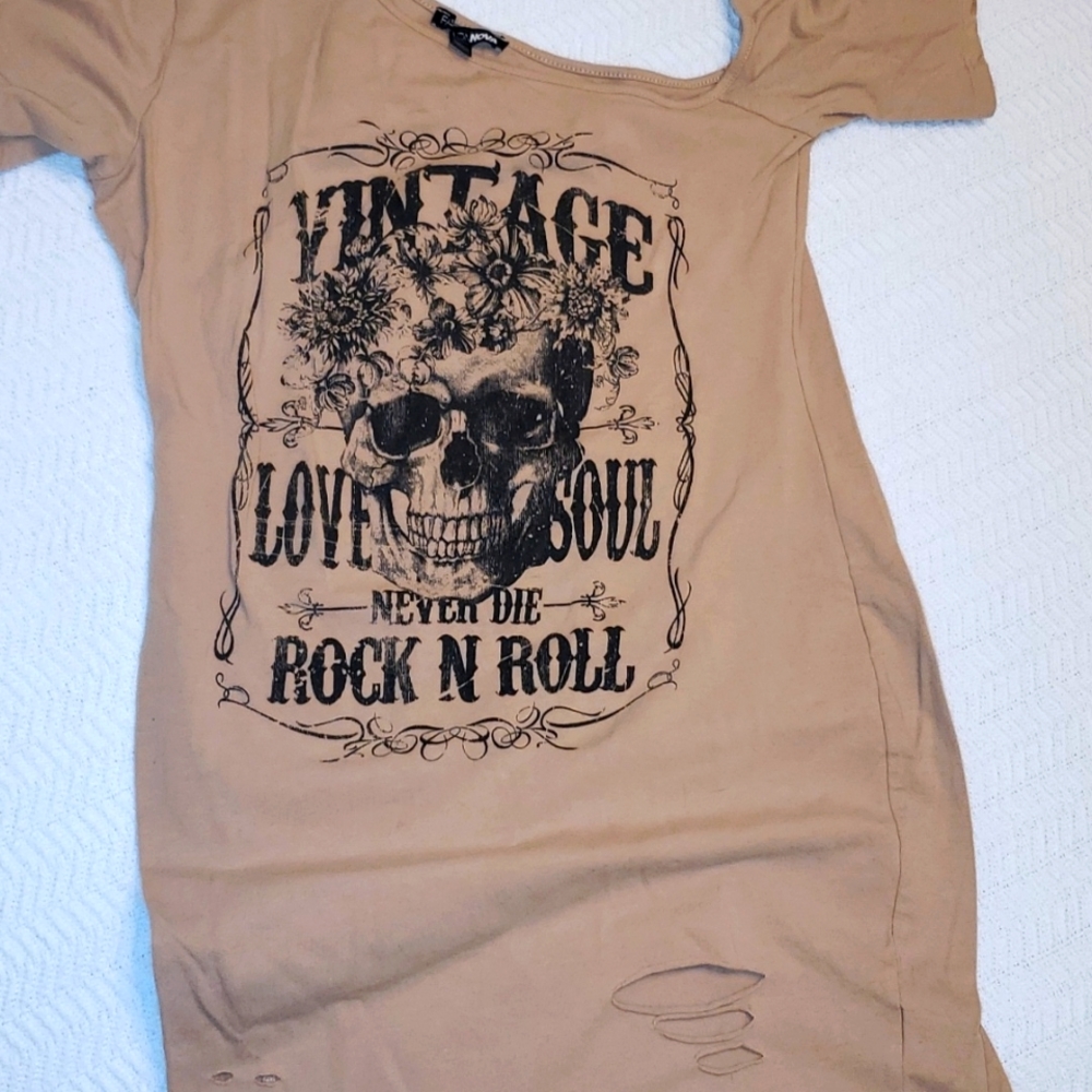 Fashion Nova Vintage T-shirt